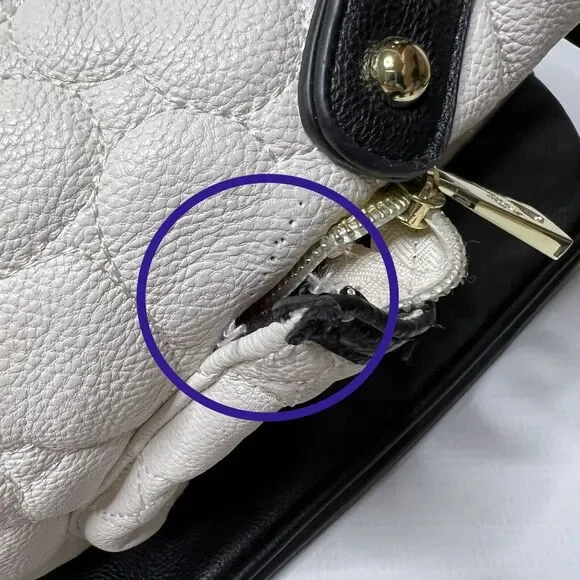 BETSEY JOHNSON WHITE AND BLACK HEART QUILTED SATCHEL HANDBAG CLASSIC - Picture 10 of 10